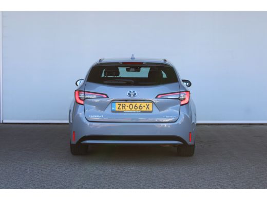 Toyota Corolla Touring Sports Toyota 1.8 Hybrid First Edition | Achteruitrijcamera | LED koplampen | Navigatiesysteem full map ActivLease financial lease