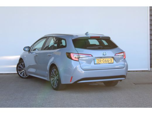 Toyota Corolla Touring Sports Toyota 1.8 Hybrid First Edition | Achteruitrijcamera | LED koplampen | Navigatiesysteem full map ActivLease financial lease