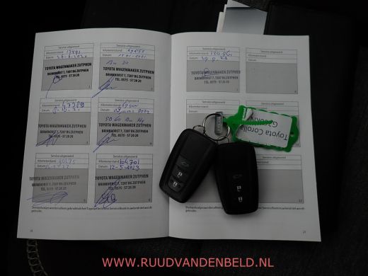 Toyota Corolla Touring Sports 2.0 HYBRID TREK ACC/CAMERA/TREKHAAK/NAVIGATIE ActivLease financial lease