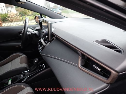Toyota Corolla Touring Sports 2.0 HYBRID TREK ACC/CAMERA/TREKHAAK/NAVIGATIE ActivLease financial lease