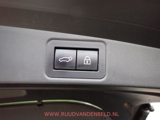Toyota Corolla Touring Sports 2.0 HYBRID TREK ACC/CAMERA/TREKHAAK/NAVIGATIE ActivLease financial lease