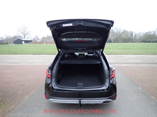 Toyota Corolla Touring Sports 2.0 HYBRID TREK ACC/CAMERA/TREKHAAK/NAVIGATIE ActivLease financial lease