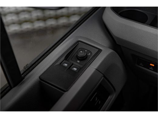 Volkswagen Crafter 2024 | 140PK | Automaat | Adaptive cruise | Digitaal dashboard | Navigatie | Full Led ActivLease financial lease