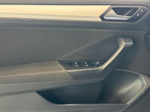 Volkswagen T-Roc 1.0TSI 115pk Style | Navigatie | Stoelverwarming | Park Distance Control ActivLease financial lease