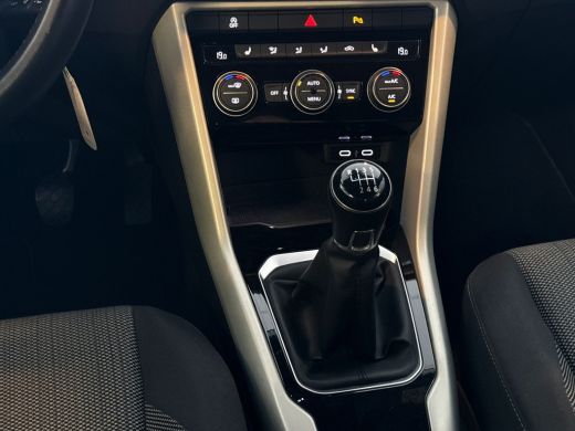 Volkswagen T-Roc 1.0TSI 115pk Style | Navigatie | Stoelverwarming | Park Distance Control ActivLease financial lease