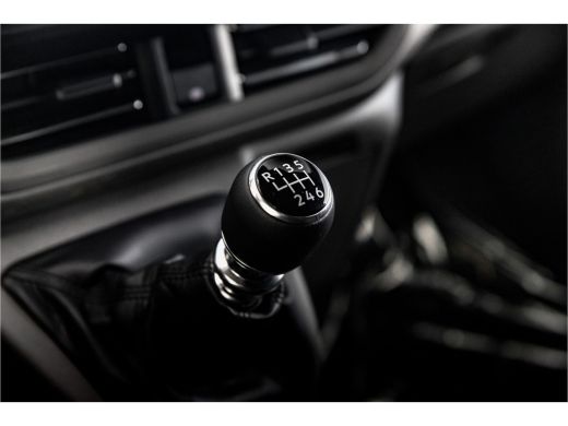 Volkswagen Transporter | 2024 | Life | L1 | Digitaal Display | Camera ActivLease financial lease