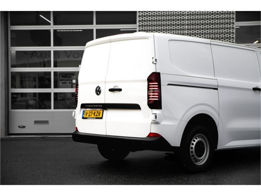 Volkswagen Transporter | 2024 | Life | L1 | Digitaal Display | Camera ActivLease financial lease