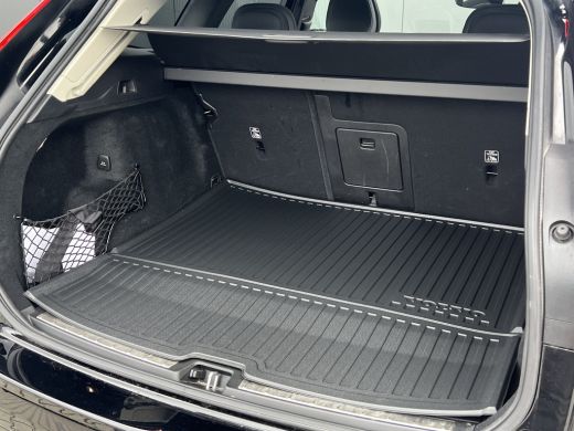 Volvo  XC60 Recharge T6 AWD Ultimate Dark | 360 Graden Camera | Apple carplay | Audio installatie premium ActivLease financial lease