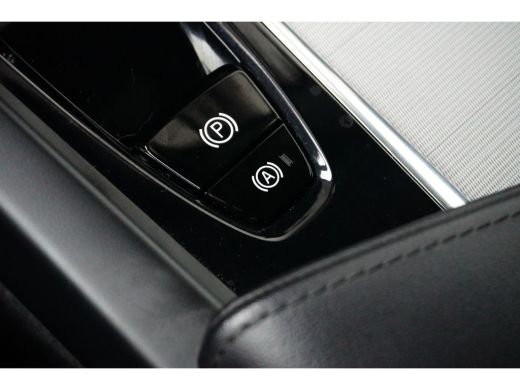 Volvo  XC60 Volvo Recharge T6 AWD Ultimate Dark | 360 Graden Camera | Apple carplay | Audio installatie premium ActivLease financial lease