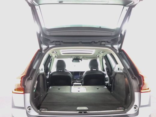 Volvo  XC60 T8 AWD Momentum Pro | Pilot Assist | BLIS | Stoel + Stuurwielverwarming | Panoramisch schuif/kant... ActivLease financial lease