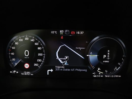 Volvo  XC60 T8 AWD Momentum Pro | Pilot Assist | BLIS | Stoel + Stuurwielverwarming | Panoramisch schuif/kant... ActivLease financial lease