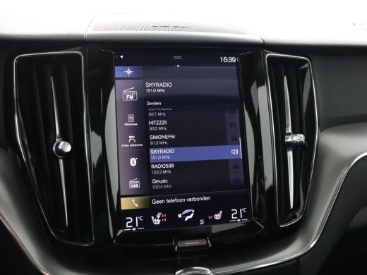 Volvo  XC60 T8 AWD Momentum Pro | Pilot Assist | BLIS | Stoel + Stuurwielverwarming | Panoramisch schuif/kant... ActivLease financial lease