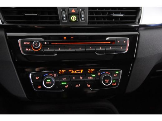 BMW X1 sDrive18i *1ste Eigenaar*Panoramadak*Memory*Trekhaak* ActivLease financial lease