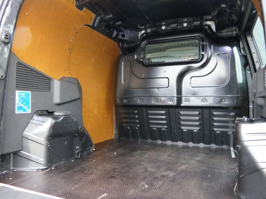 Ford Transit Courier 1.5 TDCI 100pk Limited | Navigatie | Trekhaak | Stoelverwarming | Verwarmde Voorruit | Lichtmetal... ActivLease financial lease