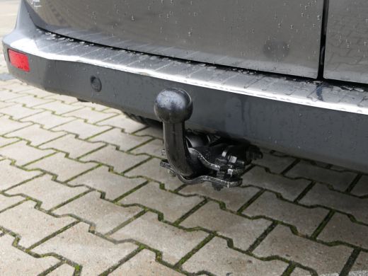 Ford Transit Courier 1.5 TDCI 100pk Limited | Navigatie | Trekhaak | Stoelverwarming | Verwarmde Voorruit | Lichtmetal... ActivLease financial lease