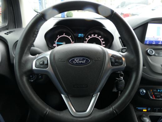 Ford Transit Courier 1.5 TDCI 100pk Limited | Navigatie | Trekhaak | Stoelverwarming | Verwarmde Voorruit | Lichtmetal... ActivLease financial lease