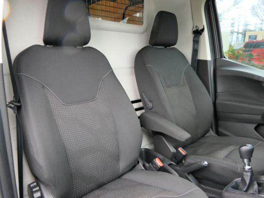 Ford Transit Courier 1.5 TDCI 100pk Limited | Navigatie | Trekhaak | Stoelverwarming | Verwarmde Voorruit | Lichtmetal... ActivLease financial lease
