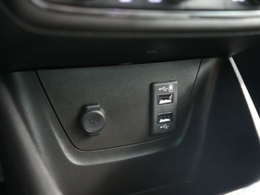 Opel Crossland Opel 1.2 Ultimate MANUAL | Metaalkleur | Parkeersensor voor en achter | Navigatiesysteem | Elektr... ActivLease financial lease