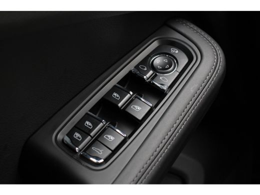 Porsche Macan 2.0 T | SPORTCHRONO | 21" 911 TURBO DESIGN VELGEN | LEDER | MEMORY SEATS | STOELVERWARMING | APPL... ActivLease financial lease