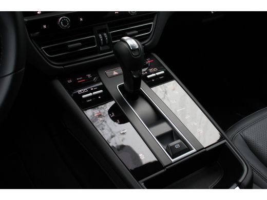 Porsche Macan 2.0 T | SPORTCHRONO | 21" 911 TURBO DESIGN VELGEN | LEDER | MEMORY SEATS | STOELVERWARMING | APPL... ActivLease financial lease
