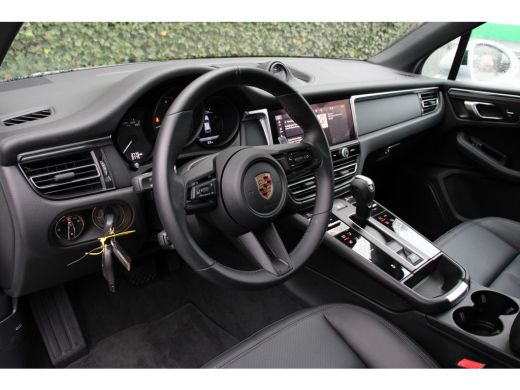 Porsche Macan 2.0 T | SPORTCHRONO | 21" 911 TURBO DESIGN VELGEN | LEDER | MEMORY SEATS | STOELVERWARMING | APPL... ActivLease financial lease