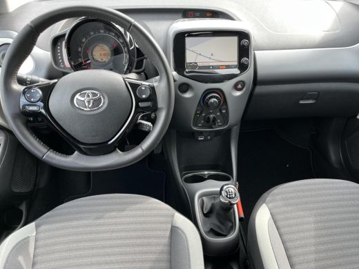 Toyota Aygo 1.0 VVT-i x-play | Navigatie | Airconditioning | Bluetooth | Parkeercamera | ActivLease financial lease