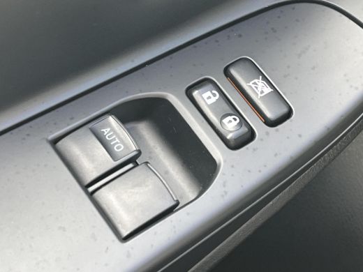 Toyota Yaris 1.5 Hybrid Active | Startknop | Climate control | Bluetooth | Lederen stuurwiel | ActivLease financial lease