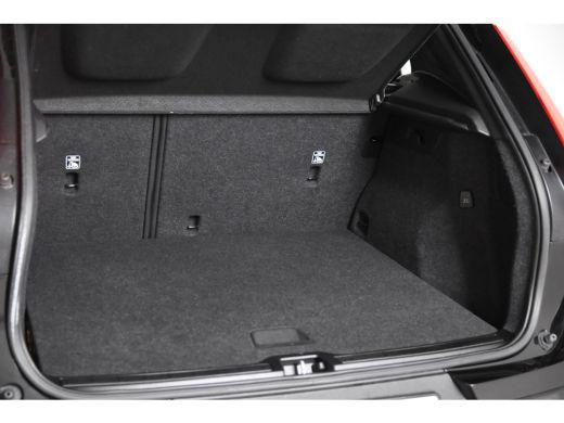 Volvo  XC40 1.5 T2 Momentum *1ste Eigenaar*Navigatie*Carplay*PDC* ActivLease financial lease