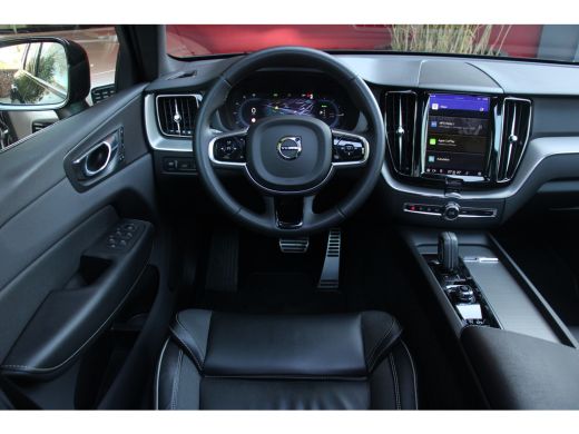 Volvo  XC60 Volvo 2.0 T6 Plug-in hybrid AWD R-Design | MY22! | Schuifdak | Pilot Assist | Stuur/stoelverwarmi... ActivLease financial lease