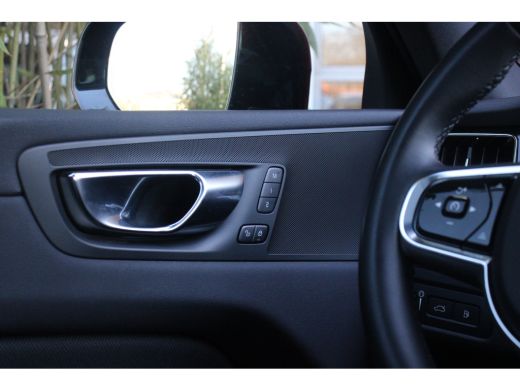 Volvo  XC60 Volvo 2.0 T6 Plug-in hybrid AWD R-Design | MY22! | Schuifdak | Pilot Assist | Stuur/stoelverwarmi... ActivLease financial lease