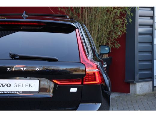 Volvo  XC60 Volvo 2.0 T6 Plug-in hybrid AWD R-Design | MY22! | Schuifdak | Pilot Assist | Stuur/stoelverwarmi... ActivLease financial lease