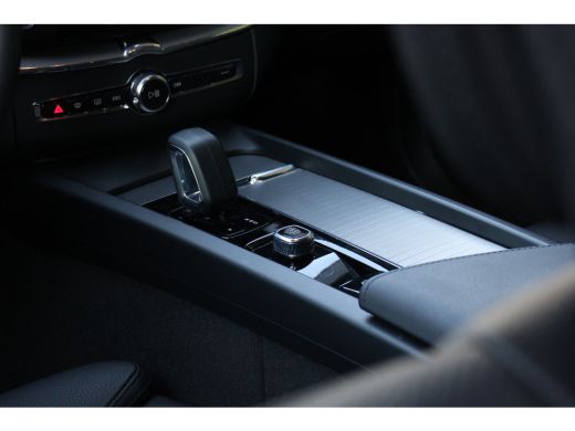Volvo  XC60 Volvo 2.0 T6 Plug-in hybrid AWD Ultra Bright | 360º Camera | Cruise control adaptief met Stop&Go ... ActivLease financial lease