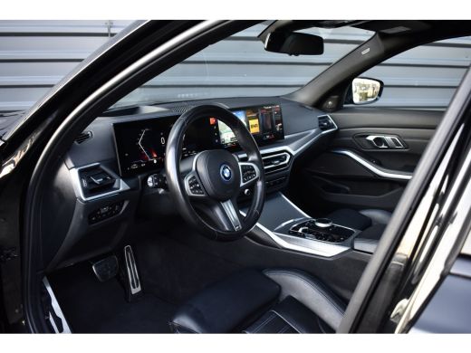 BMW 3 Serie Touring 330e M Sport Pro | Panoramadak | ACC | Harman/Kardon | M Seats | Comfort Access | Head-Up... ActivLease financial lease