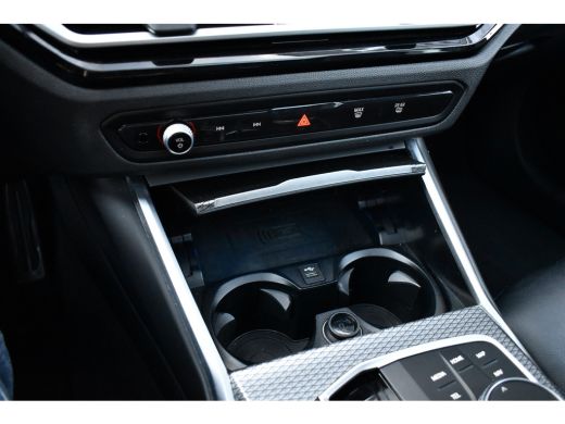 BMW 3 Serie Touring 330e M Sport Pro | Panoramadak | ACC | Harman/Kardon | M Seats | Comfort Access | Head-Up... ActivLease financial lease