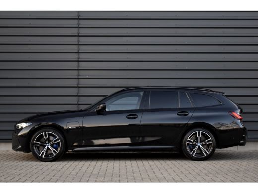 BMW 3 Serie Touring 330e M Sport Pro | Panoramadak | ACC | Harman/Kardon | M Seats | Comfort Access | Head-Up... ActivLease financial lease