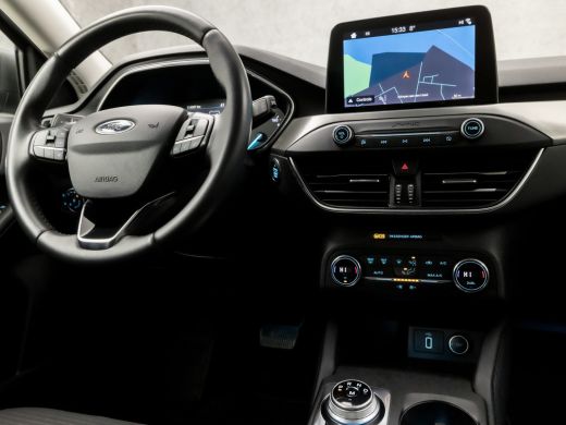 Ford FOCUS Wagon 1.0 EcoBoost Titanium Automaat (APPLE CARPLAY, GROOT NAVI, CLIMATE, TREKHAAK, SPORTSTOELEN, PARKE... ActivLease financial lease