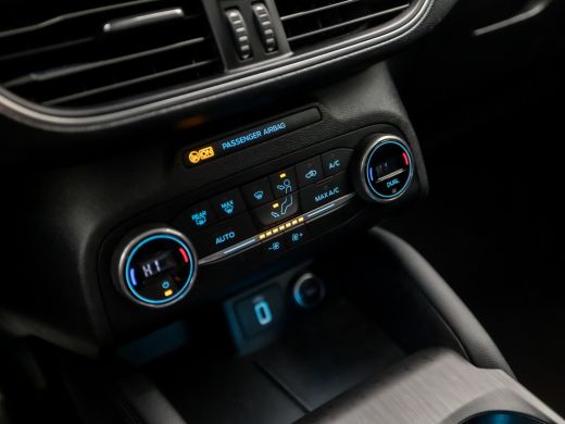 Ford FOCUS Wagon 1.0 EcoBoost Titanium Automaat (APPLE CARPLAY, GROOT NAVI, CLIMATE, TREKHAAK, SPORTSTOELEN, PARKE... ActivLease financial lease