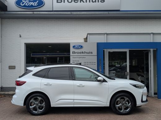 Ford Kuga 2.5 PHEV 243pk ST-Line | Panoramadak | Carplay | Winterpack | Trekhaak (2.100kg Trekgewicht) ActivLease financial lease