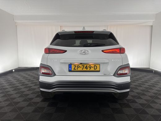 Hyundai KONA EV Premium 64 kWh (INCL-BTW) *FULL-LEATHER | HEAD-UP | FULL-LED | NAVI-FULLMAP | DAB | ADAPTIVE-C... ActivLease financial lease