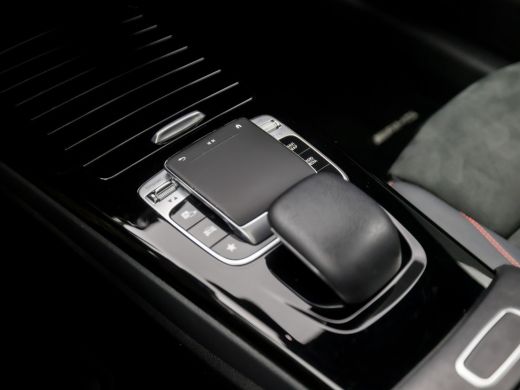 Mercedes A-Klasse 180 AMG Sport Automaat (SCHUIFDAK, 1e EIGENAAR, APPLE CARPLAY, GROOT NAVI, WIDE SCREEN, LEDER/ALC... ActivLease financial lease