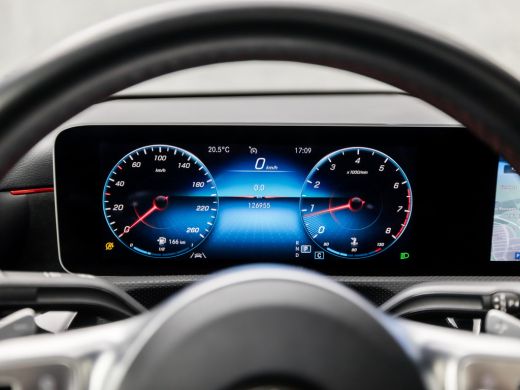 Mercedes A-Klasse 180 AMG Sport Automaat (SCHUIFDAK, 1e EIGENAAR, APPLE CARPLAY, GROOT NAVI, WIDE SCREEN, LEDER/ALC... ActivLease financial lease