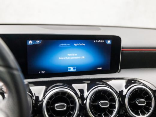 Mercedes A-Klasse 180 AMG Sport Automaat (SCHUIFDAK, 1e EIGENAAR, APPLE CARPLAY, GROOT NAVI, WIDE SCREEN, LEDER/ALC... ActivLease financial lease