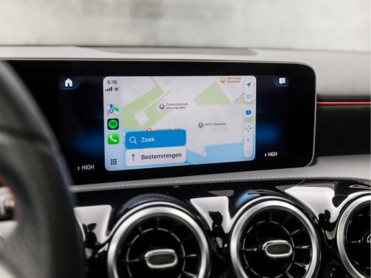 Mercedes A-Klasse 180 AMG Sport Automaat (SCHUIFDAK, 1e EIGENAAR, APPLE CARPLAY, GROOT NAVI, WIDE SCREEN, LEDER/ALC... ActivLease financial lease