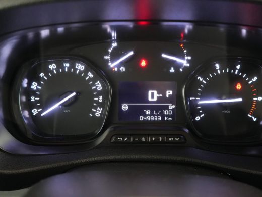 Opel Vivaro 2.0 CDTI L3H1 180pk Automaat | Trekhaak | Climate Control | Camera | Parkeersensoren achter | App... ActivLease financial lease