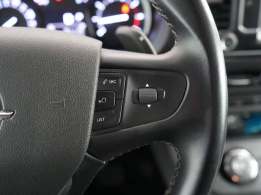 Opel Vivaro 2.0 CDTI L3H1 180pk Automaat | Trekhaak | Climate Control | Camera | Parkeersensoren achter | App... ActivLease financial lease