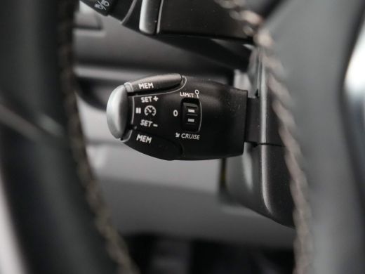 Opel Vivaro 2.0 CDTI L3H1 180pk Automaat | Trekhaak | Climate Control | Camera | Parkeersensoren achter | App... ActivLease financial lease