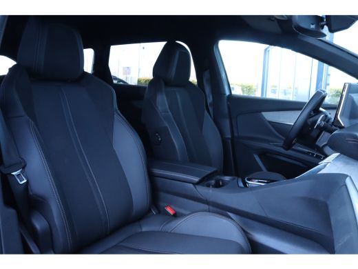 Peugeot 5008 Peugeot 1.2 Hybrid GT | 7-zits | 360' Camera | Adaptieve Cruise | Keyless |  Navi | Carplay ActivLease financial lease