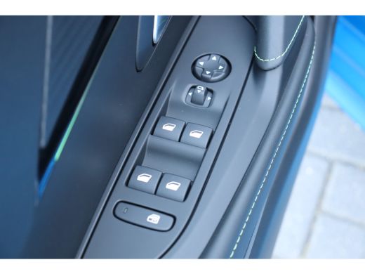 Peugeot e-208 Peugeot EV 136PK GT PACK AUTOMAAT / NAVI / LEDER / CLIMA / PDC / 17" LMV / CAMERA / KEYLESS / WIN... ActivLease financial lease