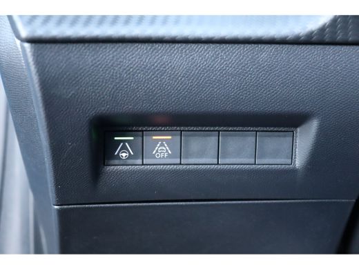 Peugeot e-208 Peugeot EV 136PK GT PACK AUTOMAAT / NAVI / LEDER / CLIMA / PDC / 17" LMV / CAMERA / KEYLESS / WIN... ActivLease financial lease