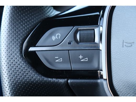 Peugeot e-208 Peugeot EV 136PK GT PACK AUTOMAAT / NAVI / LEDER / CLIMA / PDC / 17" LMV / CAMERA / KEYLESS / WIN... ActivLease financial lease